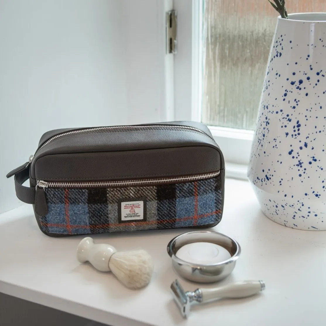 Men's Wash Bag Blue Brown Harris Tweed