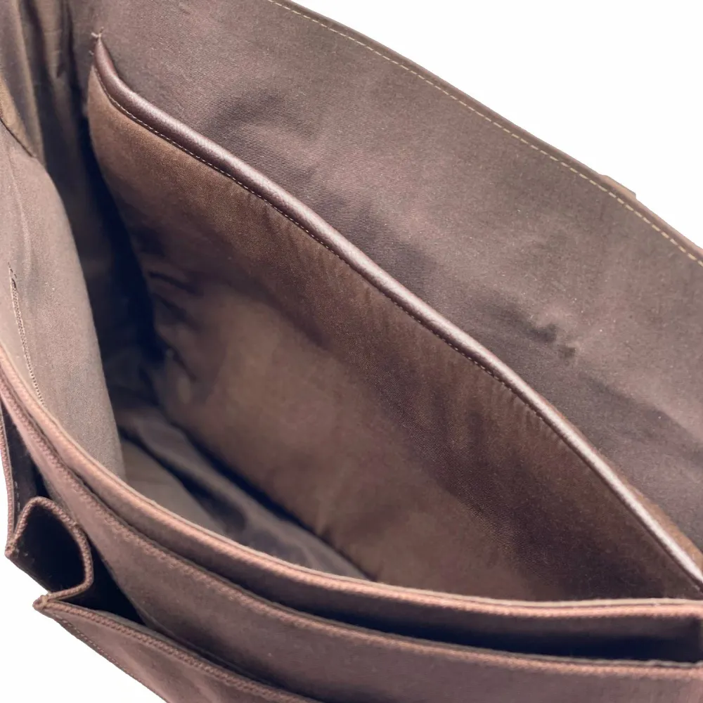 Laptop compartment inside Men's Messenger Bag