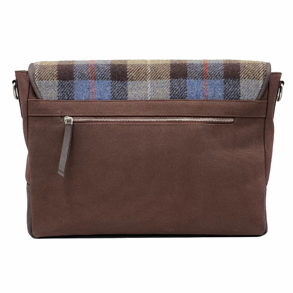 Zip on reverse of Men's Messenger Bag
